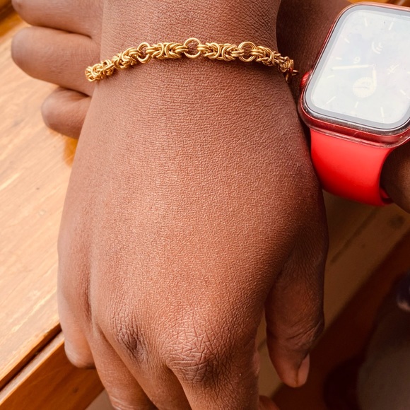 Meet your Posher, Izziedora - Picture 4 of 4